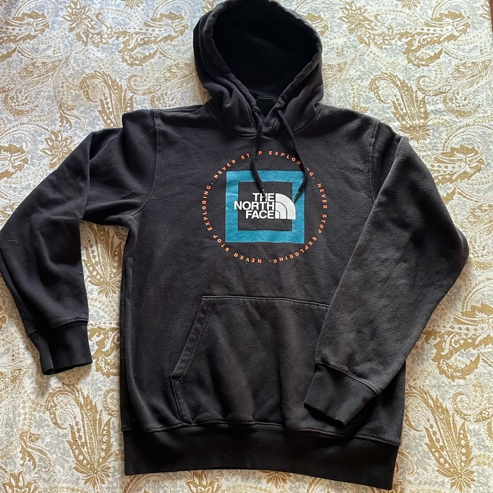 The North Face Men’s Hoodie Sweatshirt - very nice condition